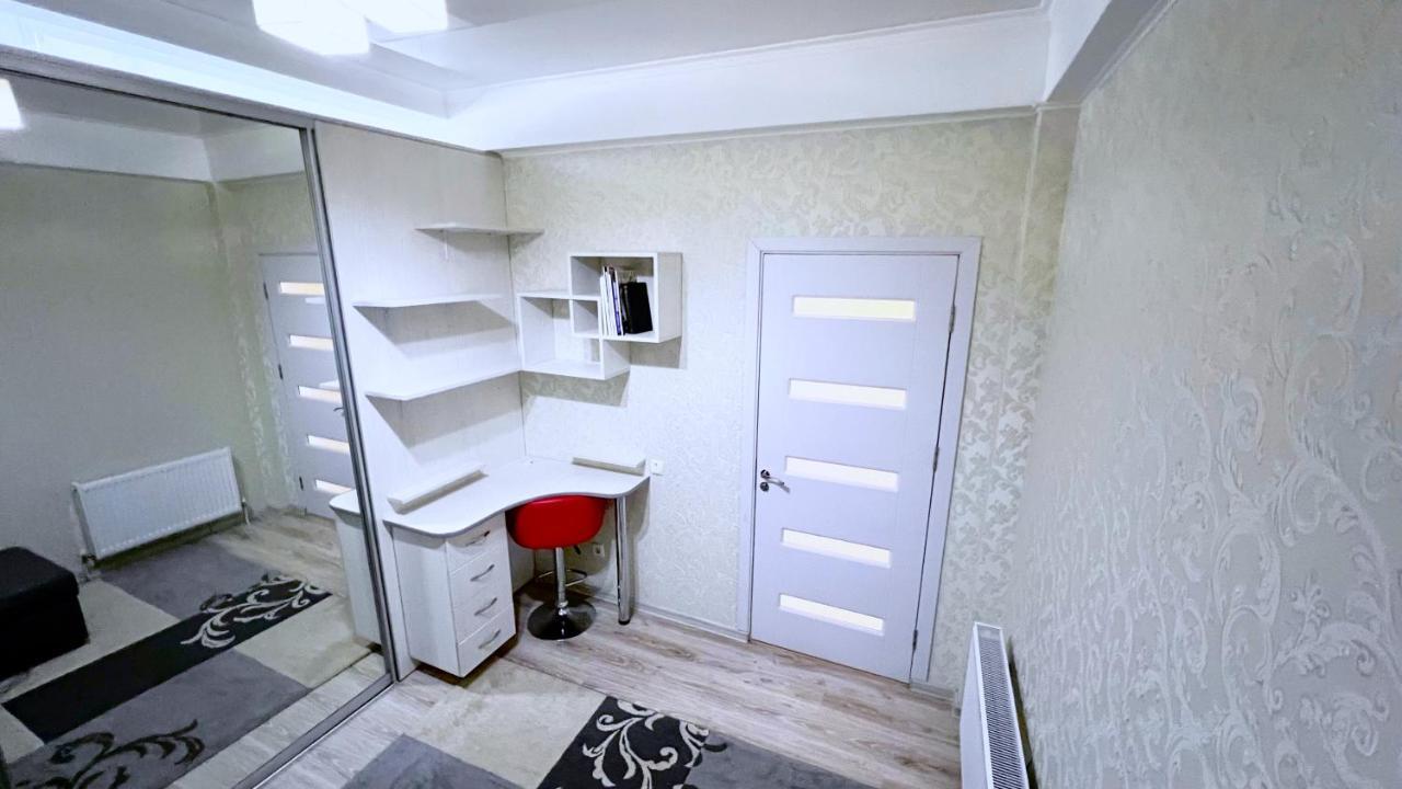 Apartament De Lux Cu 2 Camere Si Living Chisinau Luaran gambar